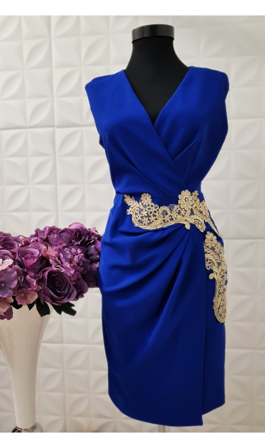 Rochie eleganta de seara albastra cu aplicatii de dantela aurie in talie