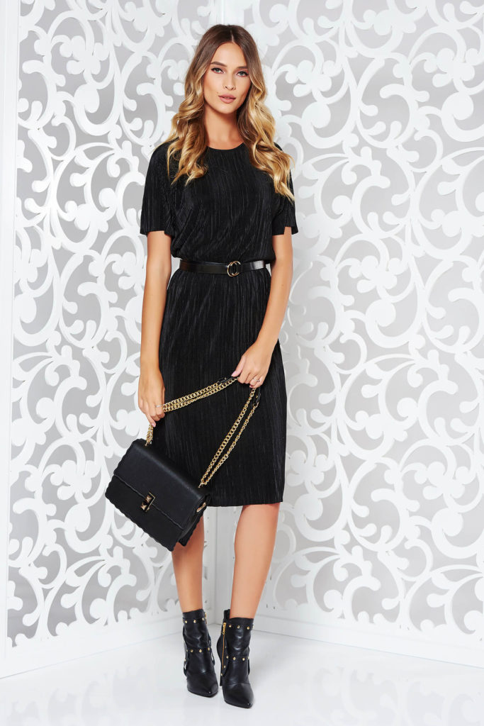 Rochie de seara neagra eleganta cu croi larg marca StarShinerS si cu maneci scurte prevazuta cu elastic in talie