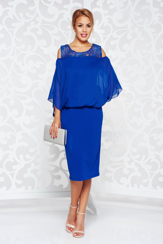 Rochie de seara albastra eleganta cu maneci largi vaporoase din voal cu aplicatii de dantela